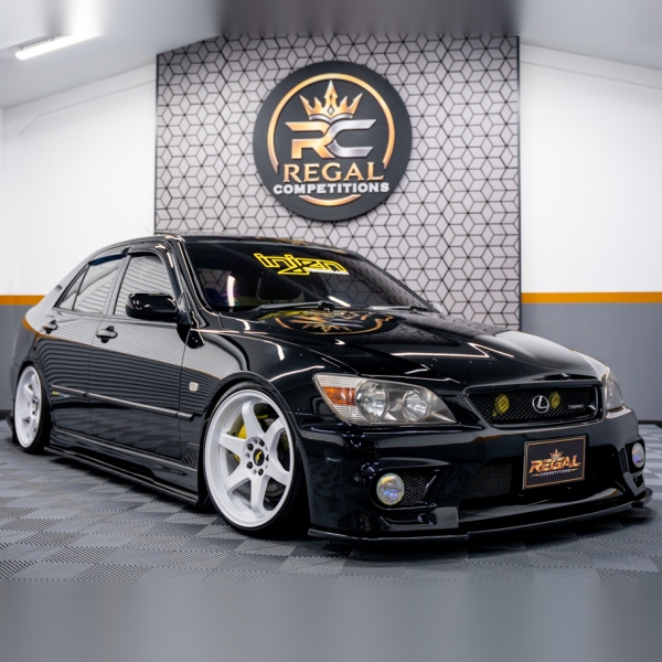 2005 LEXUS IS200
