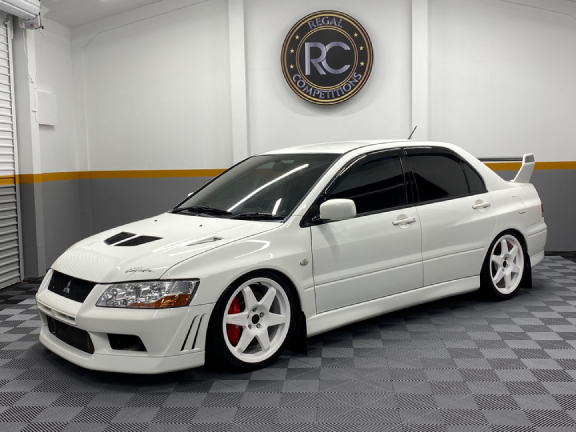 2001 WHITE MITSUBISHI EVO VII