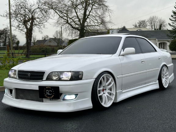 WHITE TOYOTA CHASER JZX100 TOURER V-SUNROOF MODEL