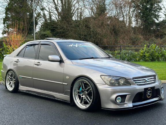 2004 LEXUS IS200 LE