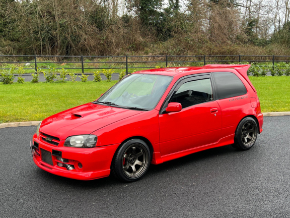 RED TOYOTA GLANZA V
